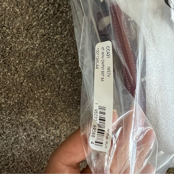 Coach MINI DEMPSEY BUCKET BAG IN SIGNATURE CANVAS WITH DANCING KITTEN PRINT NWT - Picture 13 of 14